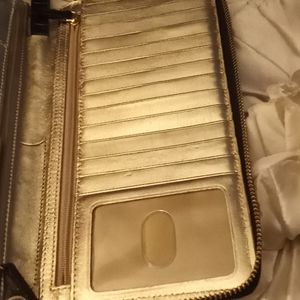 Authentic brahmin wristlet/clutch wallet